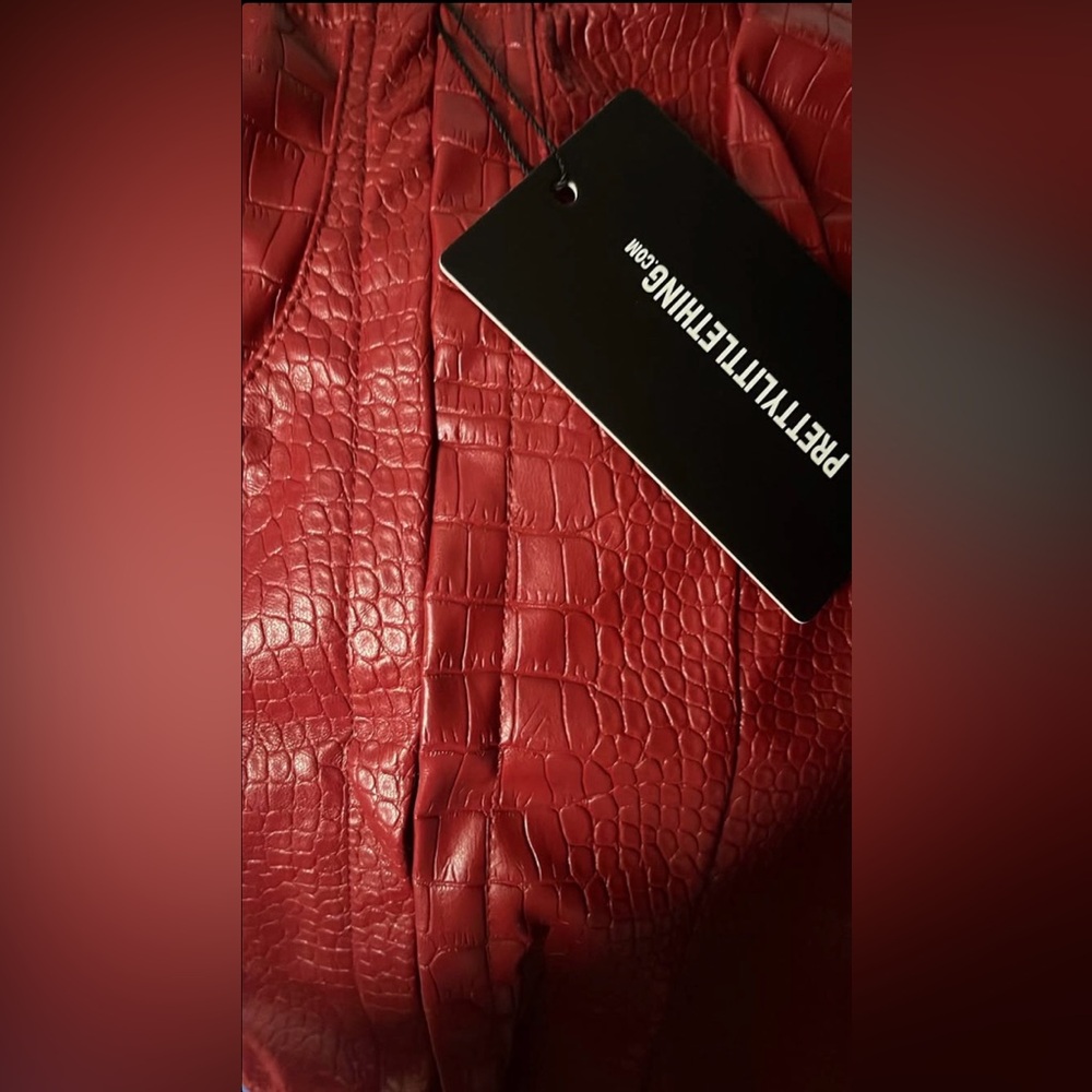 PrettyLittleThing Red Croc-Embossed Jacket - Picture 2 of 3